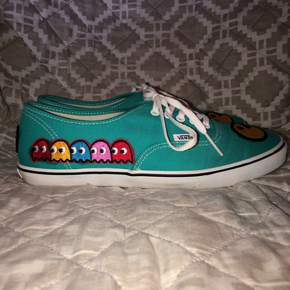 Custom Vans Pac-Man Shoes - Picture 3 of 10